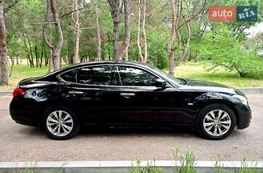 Седан Infiniti M25 2012 в 