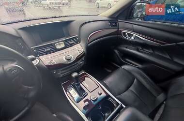 Седан Infiniti M25 2012 в 