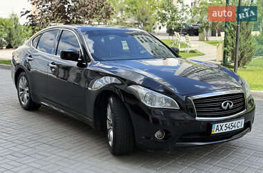Седан Infiniti M25 2012 в 