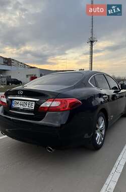 Седан Infiniti M25 2013 в 