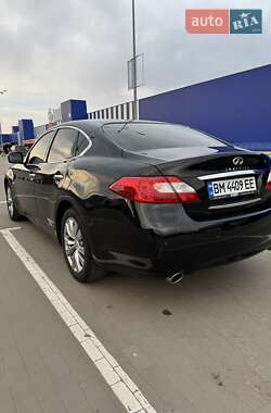 Седан Infiniti M25 2013 в 
