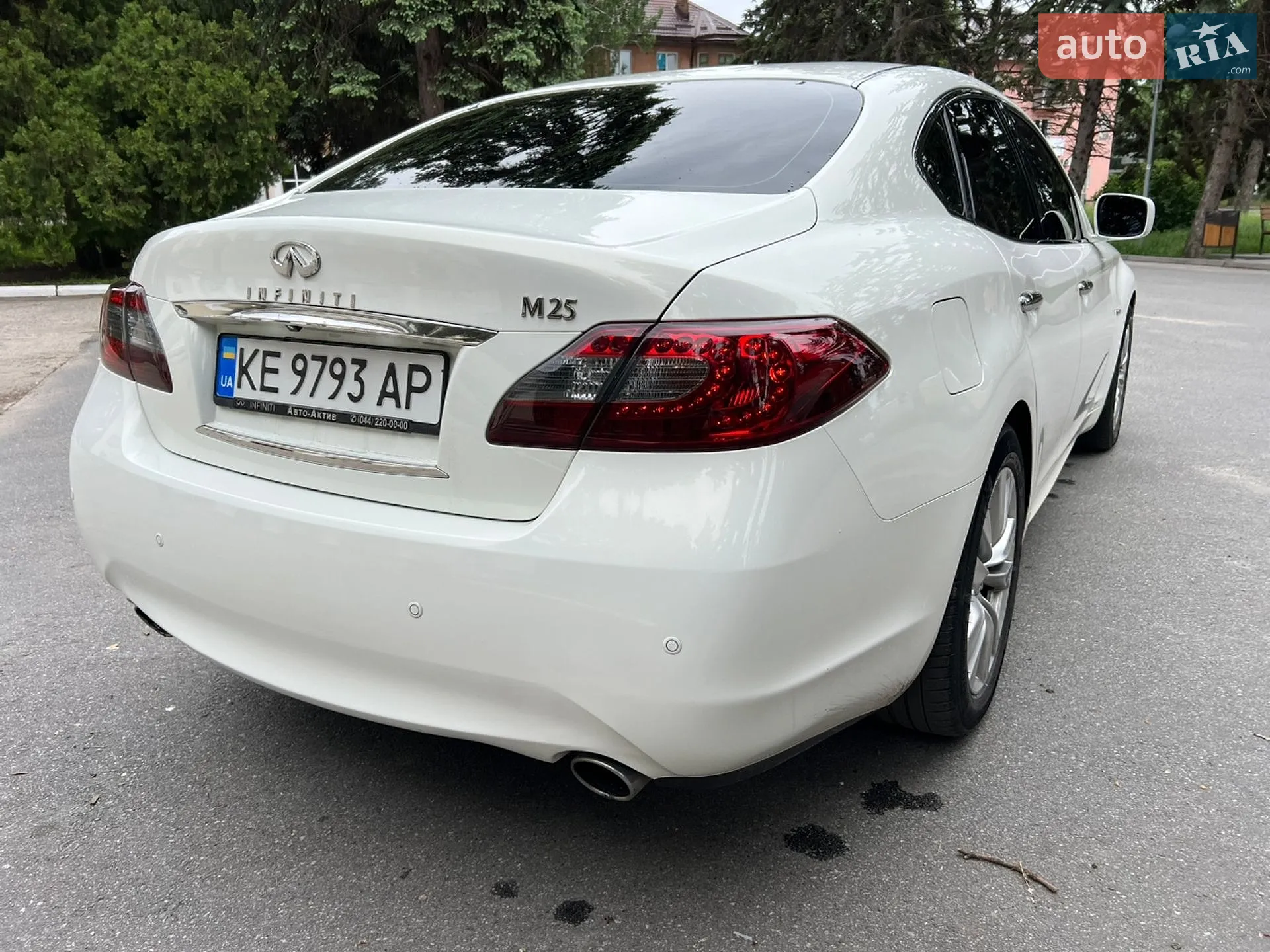 2011 Infiniti M - мініатюра 6