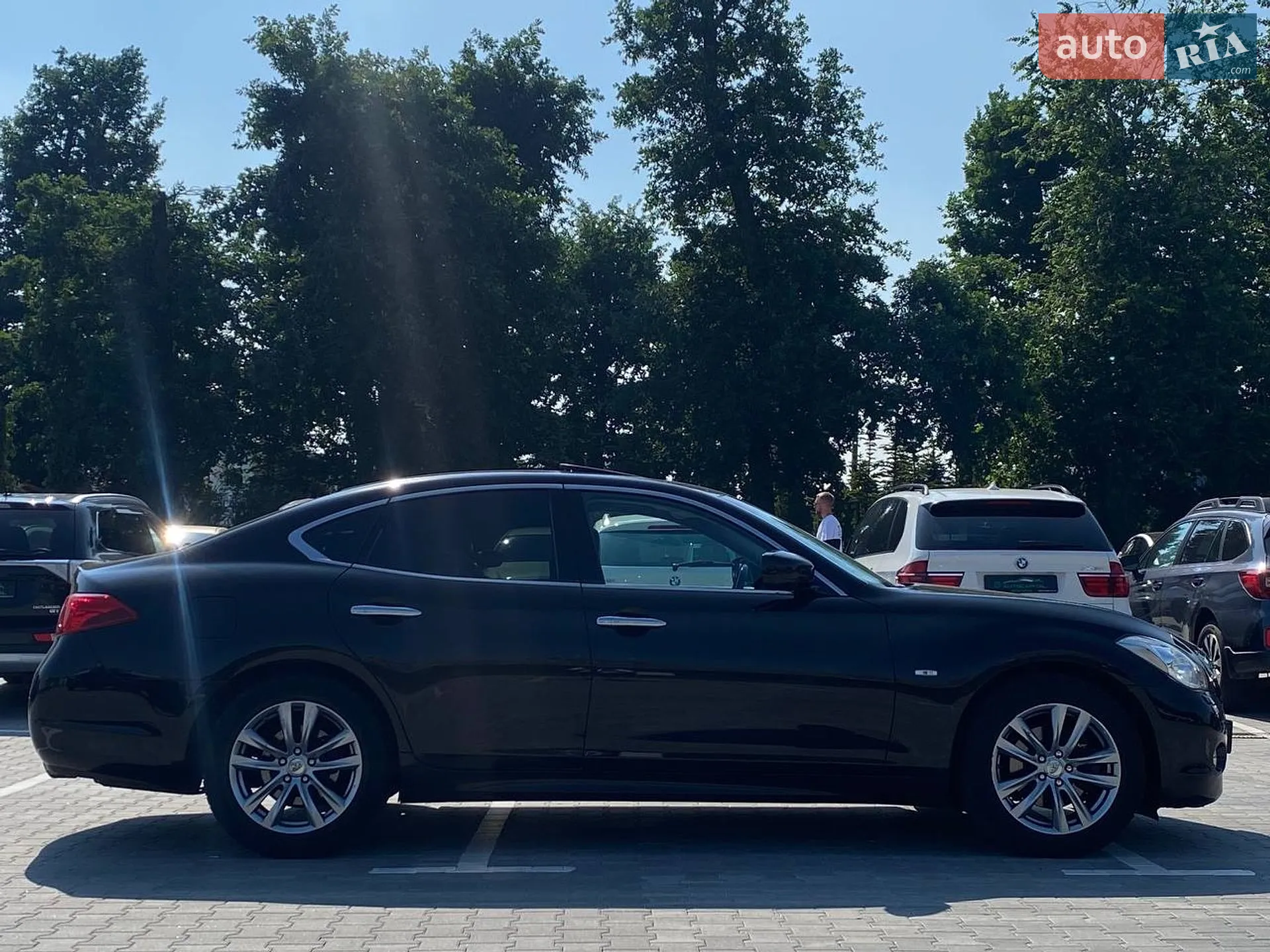 2011 Infiniti M - мініатюра 10