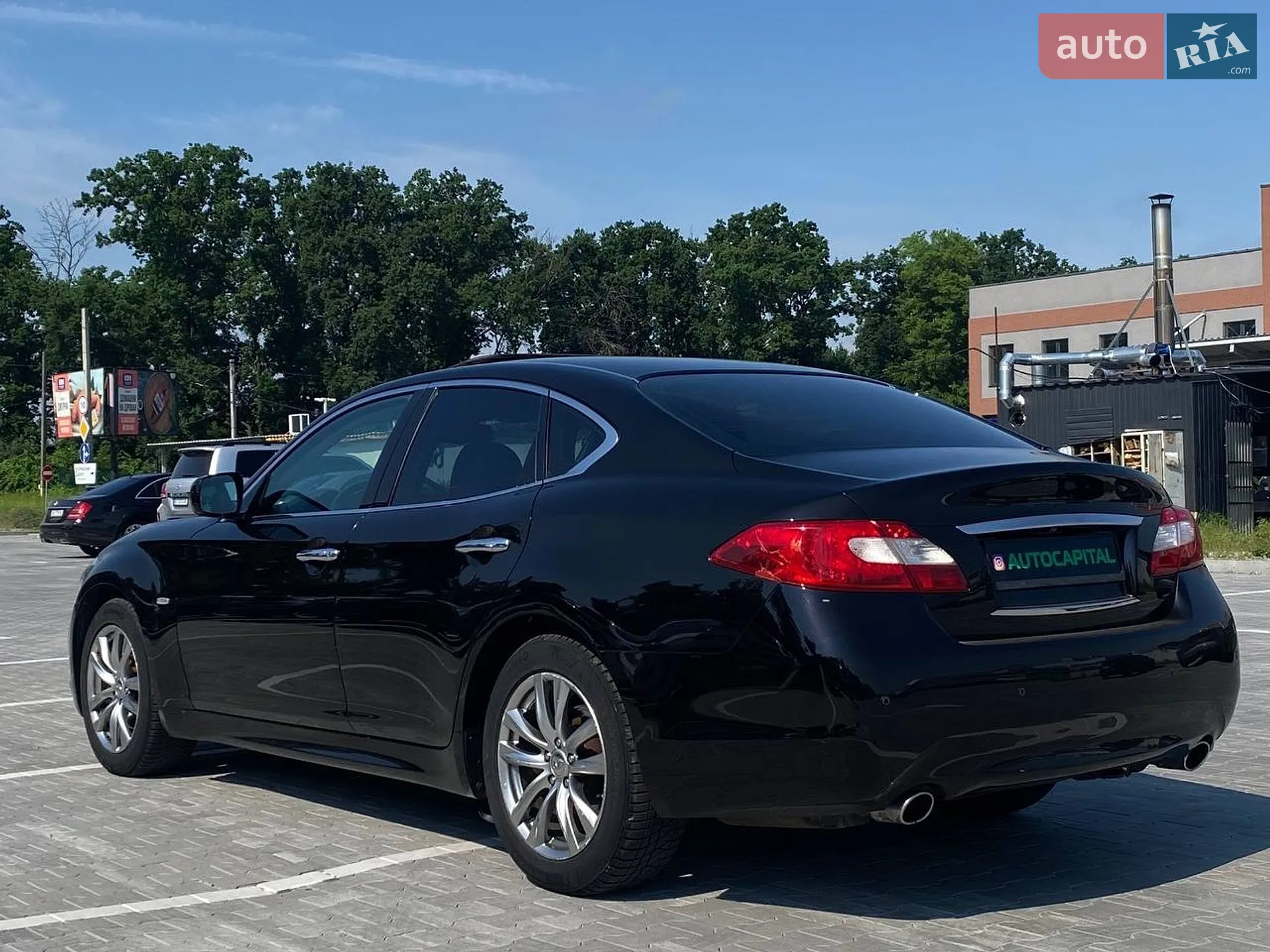 2011 Infiniti M - мініатюра 15