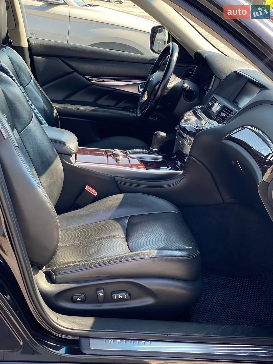 2011 Infiniti M - мініатюра 51