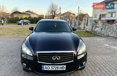 Седан Infiniti M30 2010 в 