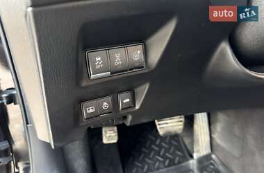Седан Infiniti M30 2010 в 