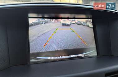 Седан Infiniti M30 2010 в 