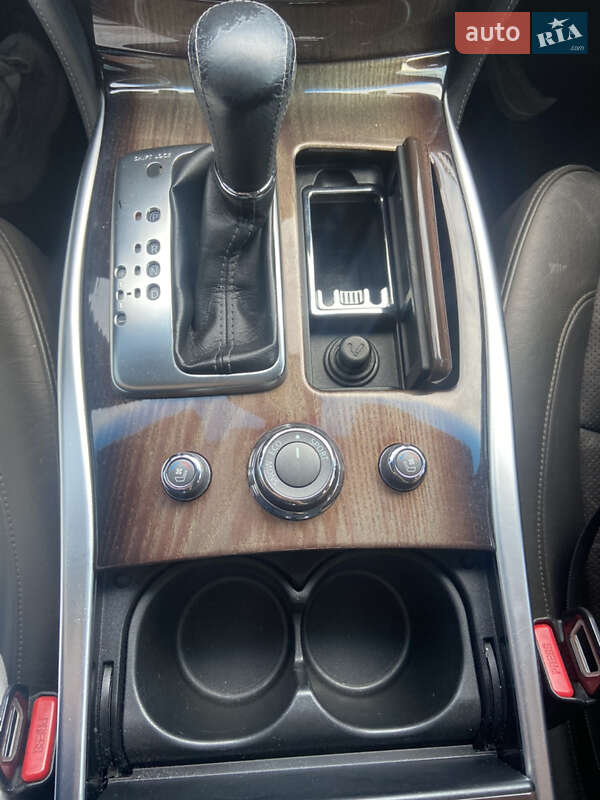 Седан Infiniti M30 2011 в Львові