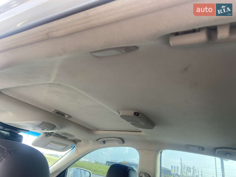 Седан Infiniti M30 2011 в Львові