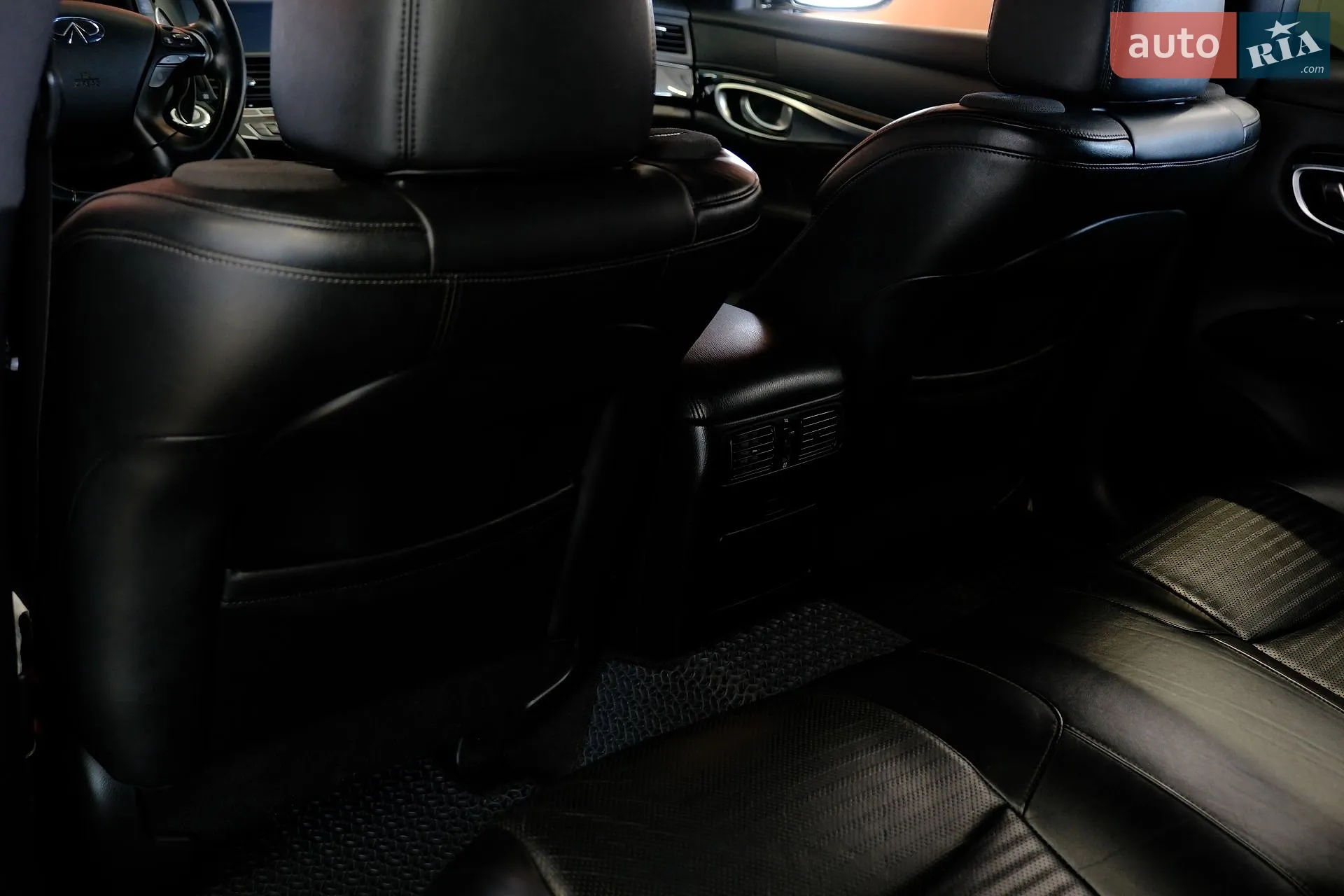 2013 Infiniti M - мініатюра 33