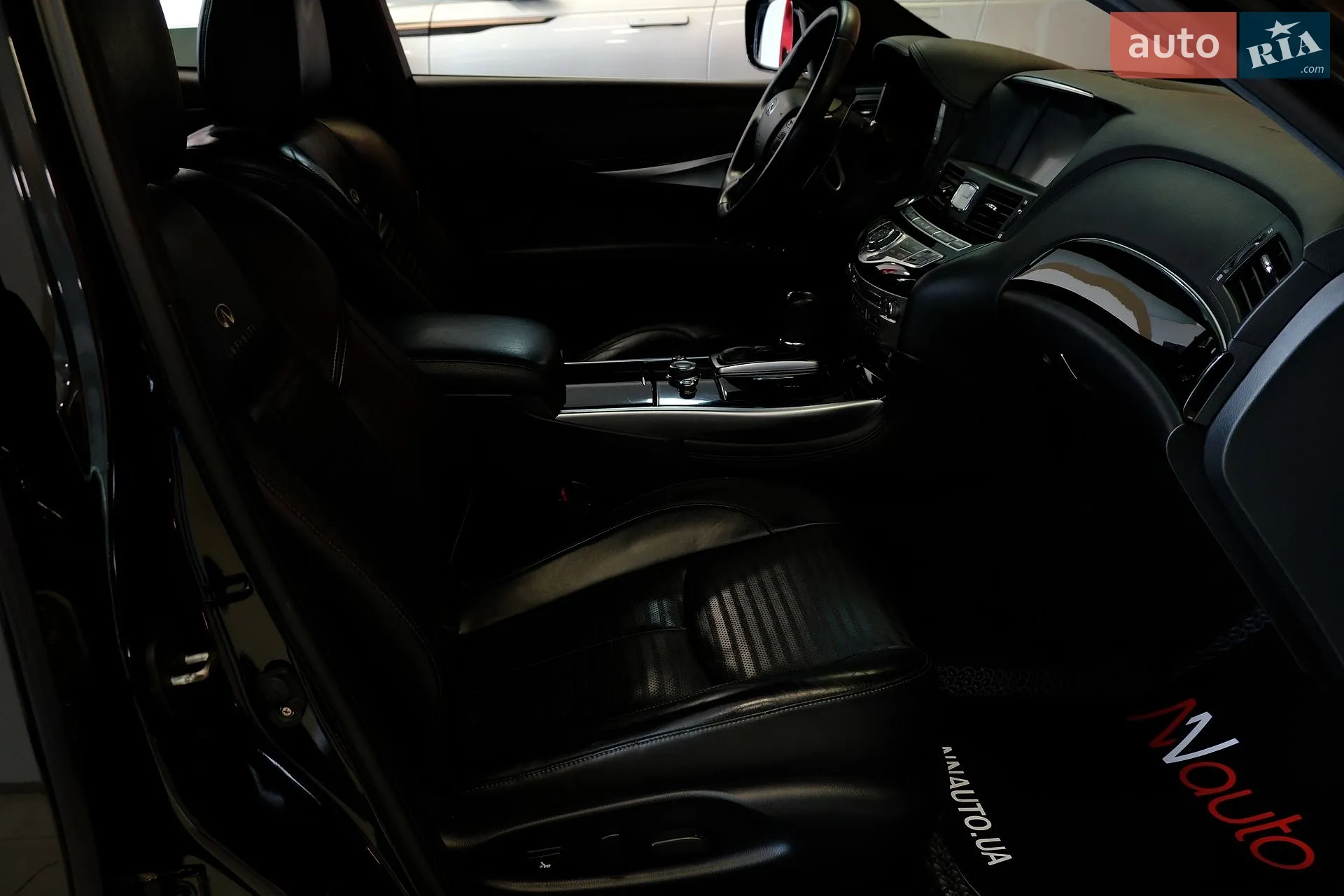 2013 Infiniti M - мініатюра 40