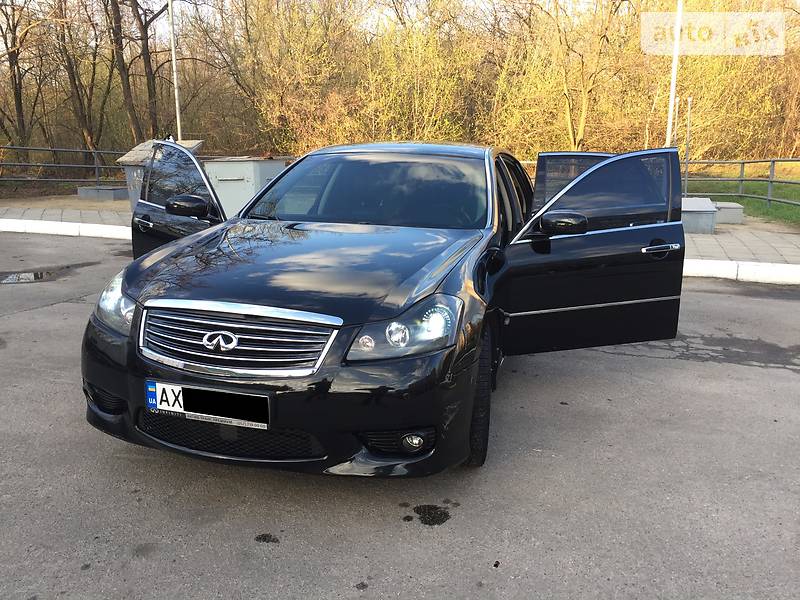 Infiniti M35 2008 года