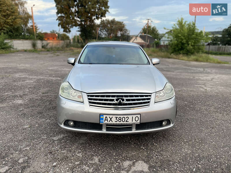 Седан Infiniti M35 2007 в Валках