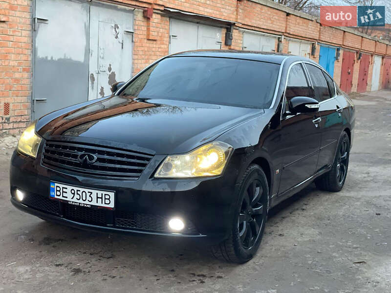 Седан Infiniti M35 2005 в 