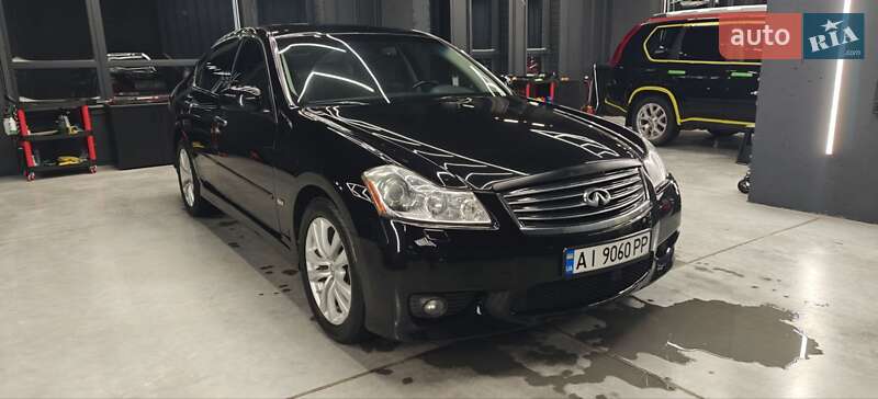 Infiniti M35 2010