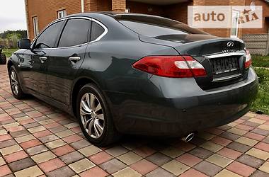 Седан Infiniti M37 2013 в 