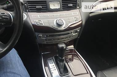 Седан Infiniti M37 2013 в 
