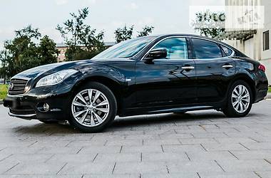 Седан Infiniti M37 2013 в 