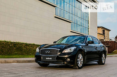 Седан Infiniti M37 2013 в 