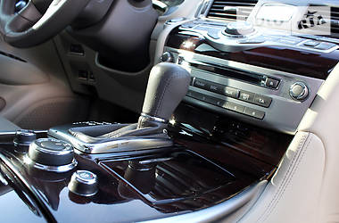 Седан Infiniti M37 2013 в 