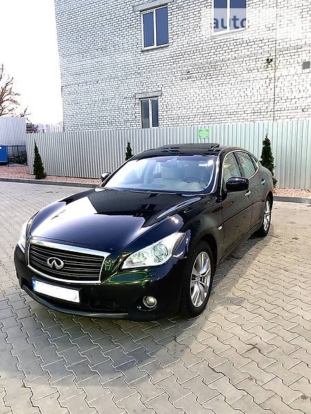 Седан Infiniti M37 2013 в 