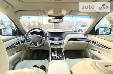 Седан Infiniti M37 2013 в 