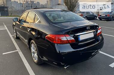 Седан Infiniti M37 2013 в 