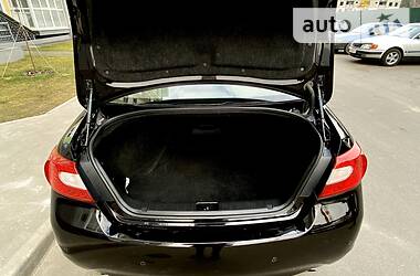 Седан Infiniti M37 2013 в 
