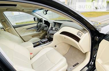 Седан Infiniti M37 2013 в 