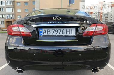 Седан Infiniti M37 2013 в 