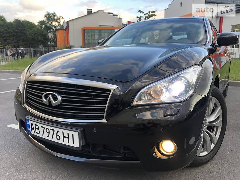 Седан Infiniti M37 2013 в 