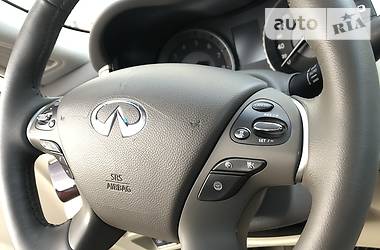 Седан Infiniti M37 2013 в 