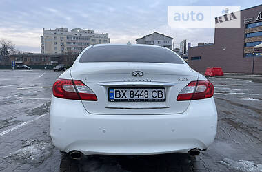 Седан Infiniti M37 2013 в 