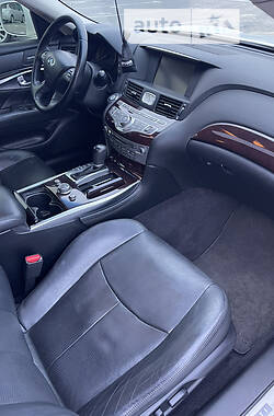 Седан Infiniti M37 2013 в 