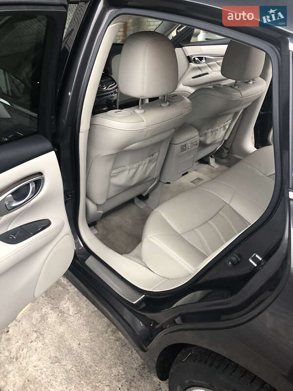 Седан Infiniti M37 2011 в Києві