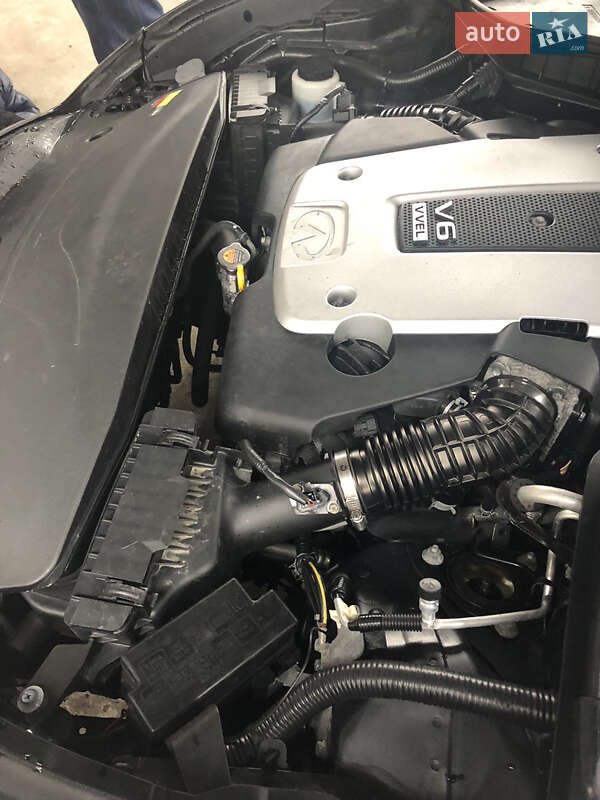 Седан Infiniti M37 2011 в Києві