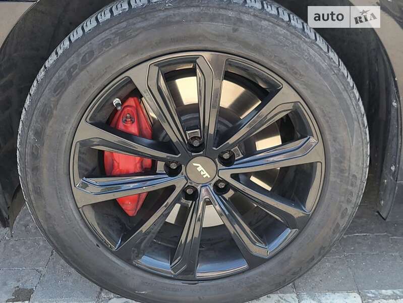 Седан Infiniti M37 2013 в Тернополе