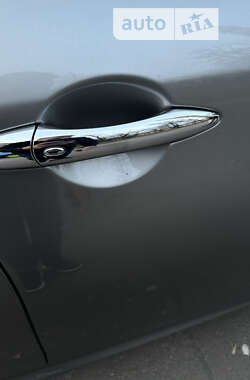 Седан Infiniti M37 2013 в 
