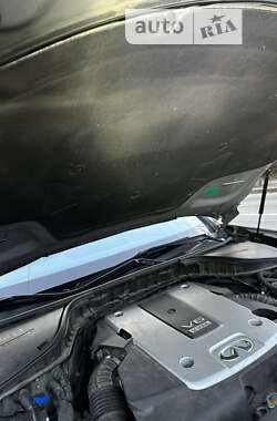 Седан Infiniti M37 2013 в 