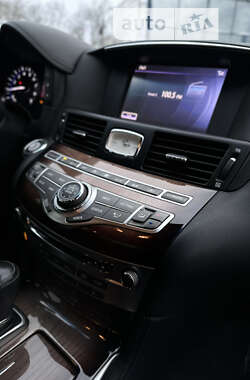 Седан Infiniti M37 2013 в 
