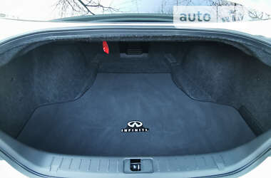 Седан Infiniti M37 2013 в 