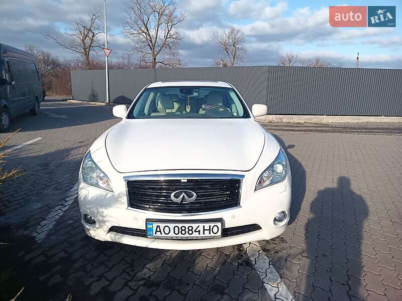 Infiniti M37 2013