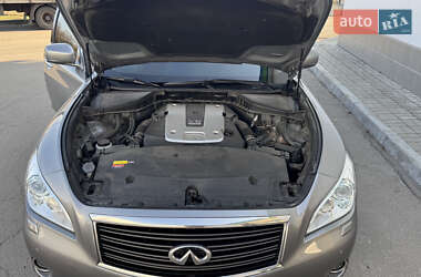 Седан Infiniti M37 2012 в 