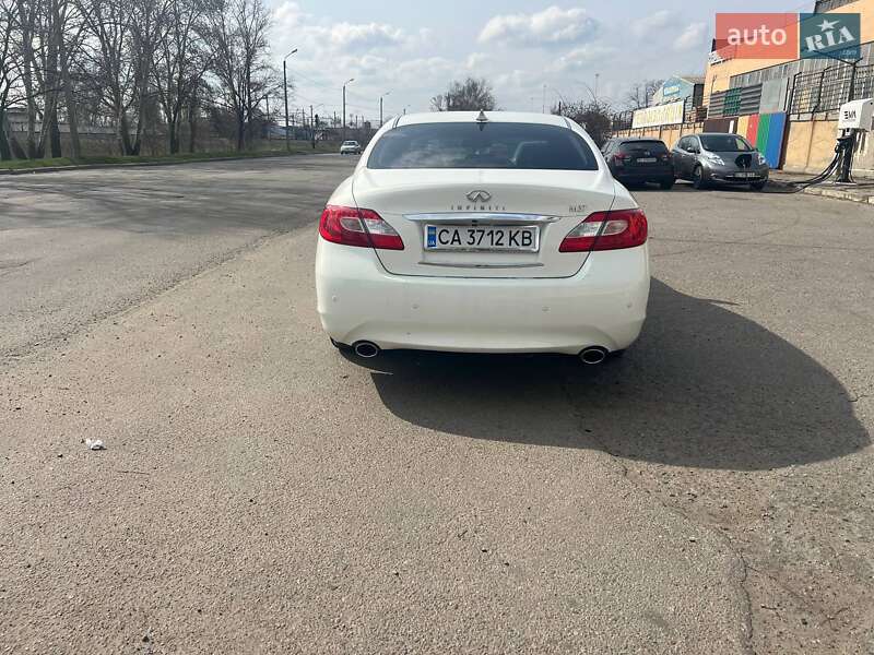 Седан Infiniti M37 2010 в Кременчуці