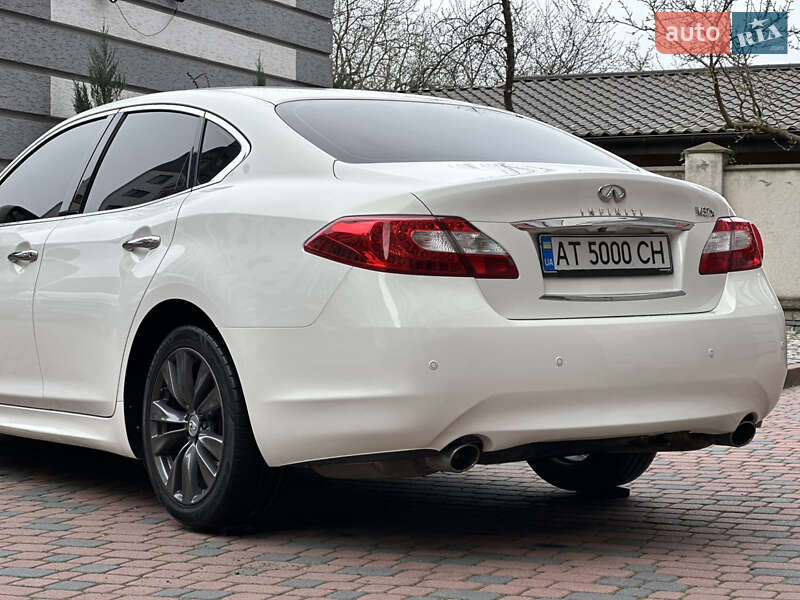 Седан Infiniti M37 2013 в Ивано-Франковске