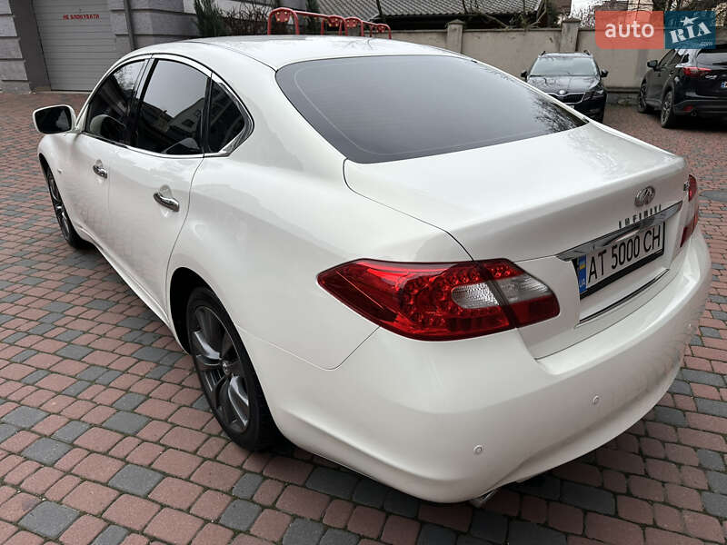 Седан Infiniti M37 2013 в Ивано-Франковске