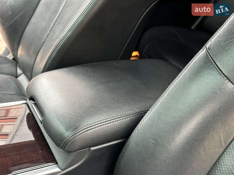 Седан Infiniti M37 2013 в Ивано-Франковске