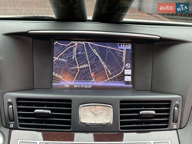 Седан Infiniti M37 2013 в Ивано-Франковске