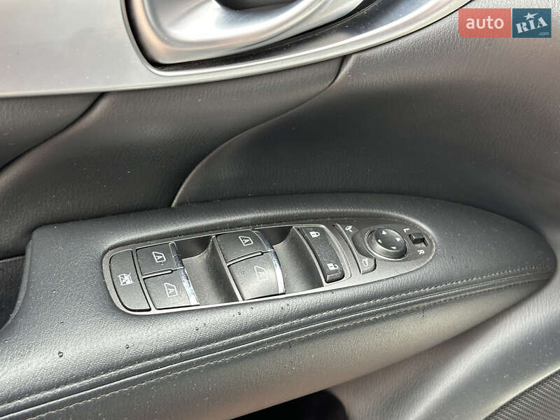 Седан Infiniti M37 2013 в Ивано-Франковске